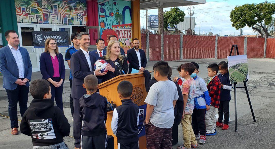 San Jose Earthquakes, Quakes, soccer field