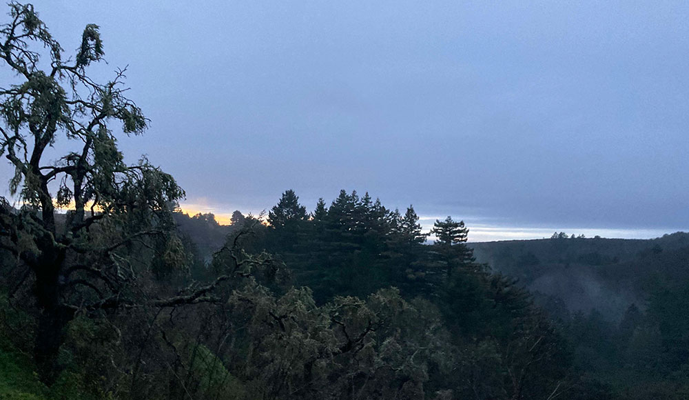 Cloudy sunset in the mountains