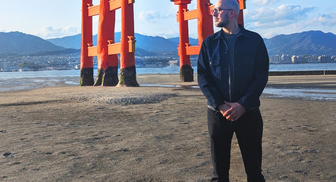 Mark de Clive-Lowe in Saratoga